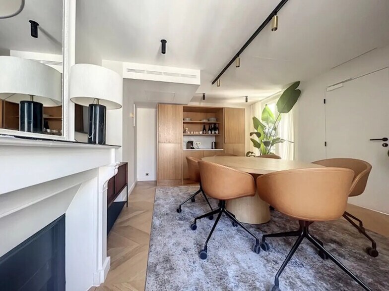 Bureau dans Paris à louer - Photo de l’immeuble – Image 2 sur 8