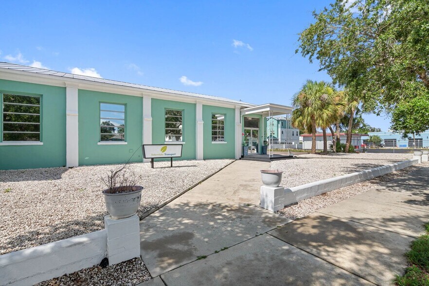 2828 Central Ave, Saint Petersburg, FL à louer - Photo de l’immeuble – Image 3 sur 30