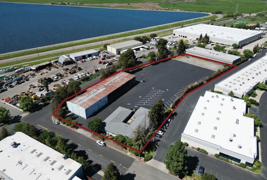 2501 Annalisa Dr, Concord, CA à louer - Photo principale – Image 1 sur 7