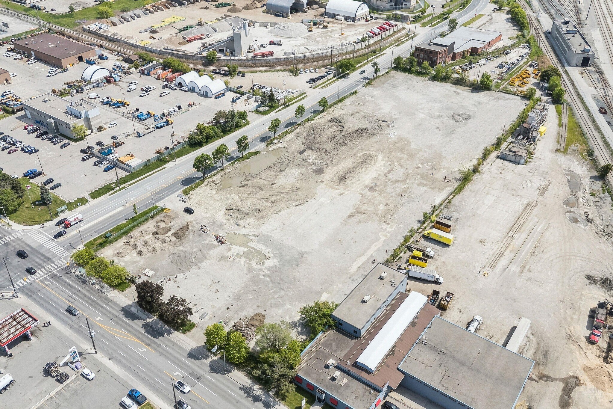 429 Kipling Av, Toronto, ON à vendre Photo principale– Image 1 sur 4