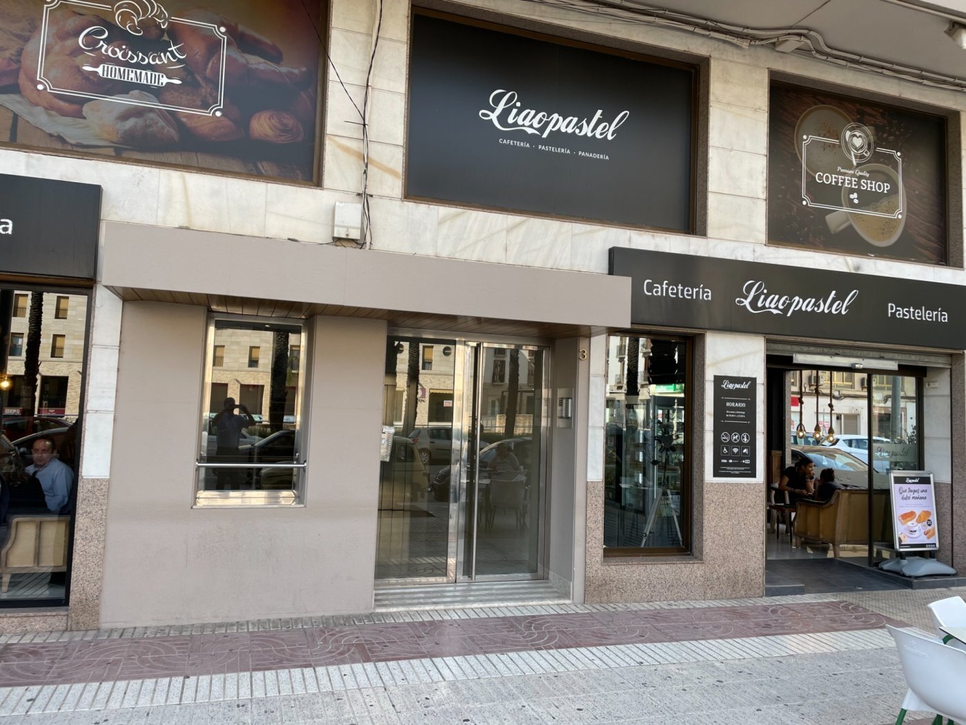 Bureau dans Alzira, Valencia à louer Photo de l’immeuble– Image 1 sur 11