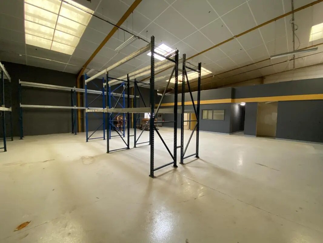 Bureau dans Saint-Maximin à louer Photo intérieure– Image 1 sur 5