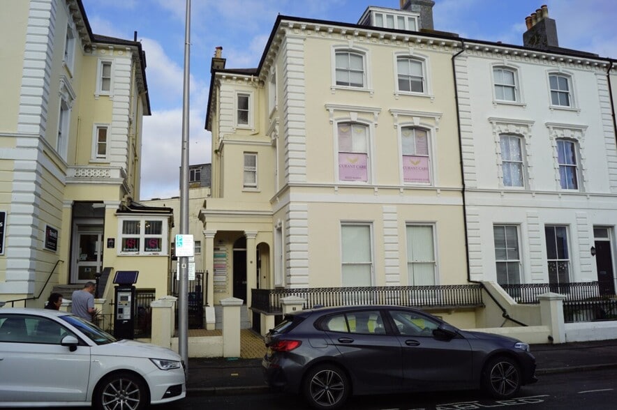 5 Hyde Gardens, Eastbourne à louer - Photo principale – Image 1 sur 8