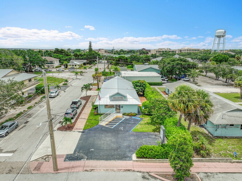 101 SE Martin Luther King Jr Blvd, Stuart, FL à vendre - Photo de l’immeuble – Image 3 sur 34