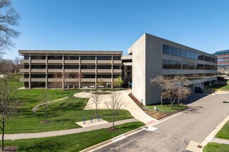 Plus de détails pour 20500 Civic Center Dr, Southfield, MI - Bureau à vendre