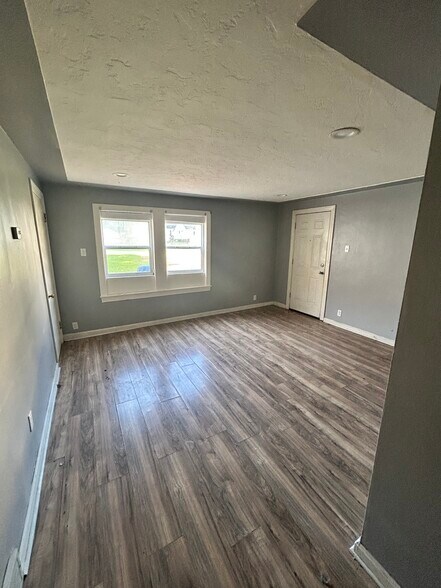 7444 Lake Ave, Elyria, OH à vendre - Photo de l’immeuble – Image 3 sur 28
