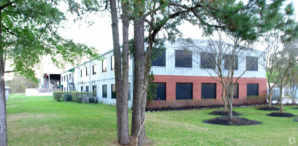 808 Russell Palmer Rd, Kingwood, TX à louer - Photo de l’immeuble – Image 2 sur 8