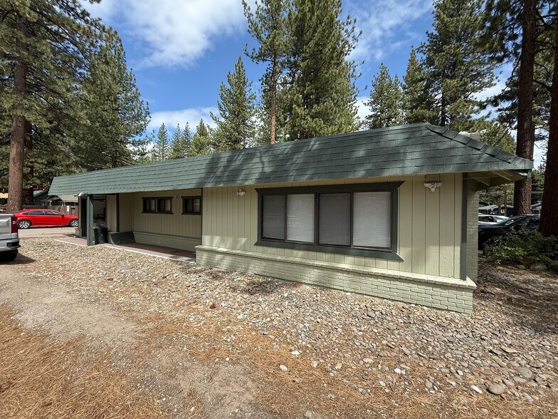 2975 Sacramento Ave, South Lake Tahoe, CA à vendre - Photo de l’immeuble – Image 2 sur 35