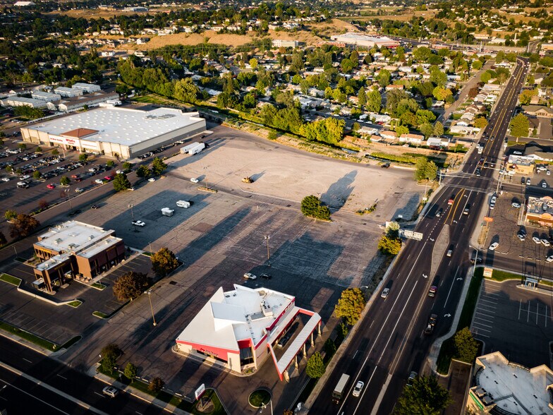 900 Yellowstone Ave, Pocatello, ID à louer - Photo de l’immeuble – Image 1 sur 6