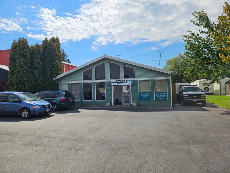 510 E 5th Ave, Post Falls, ID à louer - Photo de l’immeuble – Image 2 sur 2
