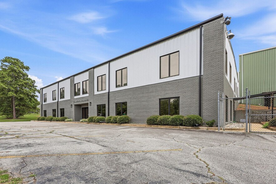 264 Stapleton Rd, Cornelia, GA à louer - Photo de l’immeuble – Image 3 sur 10