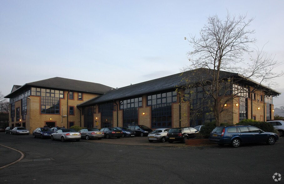 Cambridge Rd, Harlow à louer - Photo de l’immeuble – Image 3 sur 4