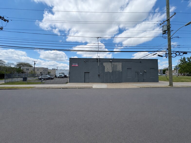 1215 S 6th St, Camden, NJ à vendre - Photo de l’immeuble – Image 2 sur 3
