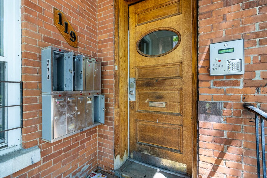 119 Daly Ave, Ottawa, ON à vendre - Photo de l’immeuble – Image 3 sur 19