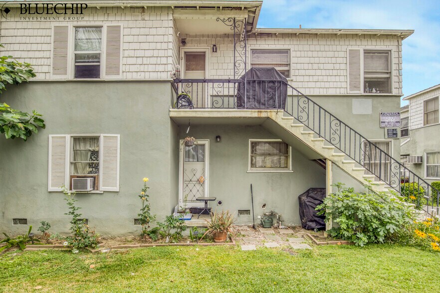 14240-14244 Delano St, Van Nuys, CA à vendre - Photo de l’immeuble – Image 2 sur 12
