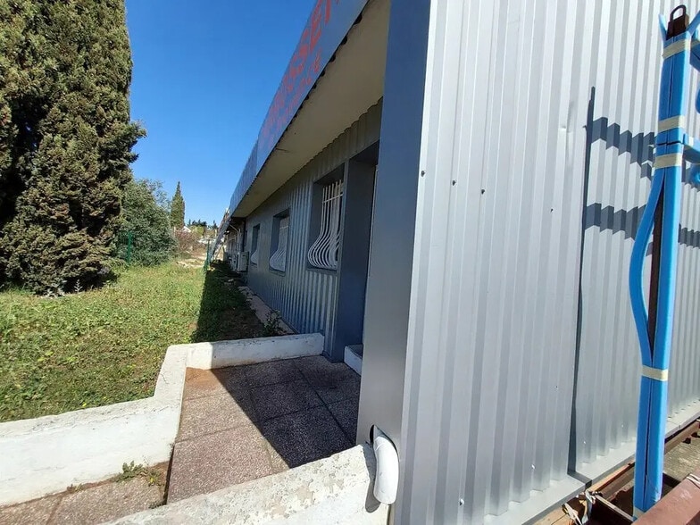 Industriel/Logistique dans Vitrolles à louer - Photo de l’immeuble – Image 3 sur 3