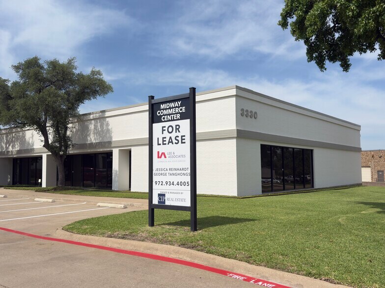 3330 Earhart Dr, Carrollton, TX à louer - Photo de l’immeuble – Image 2 sur 6
