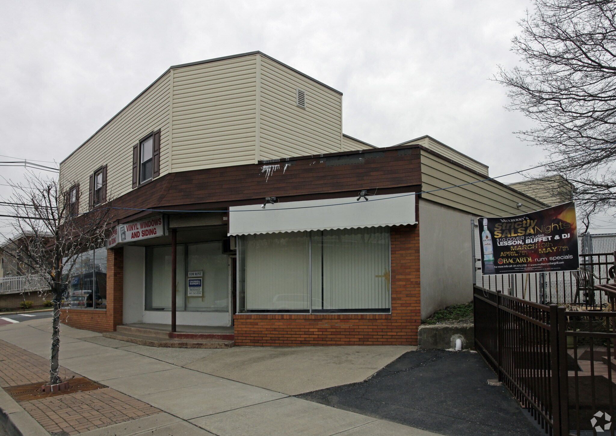 168-172 Market St, Elmwood Park, NJ à louer Photo de l’immeuble– Image 1 sur 6