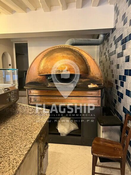 Local commercial dans Paris à louer - Photo de l’immeuble – Image 3 sur 7