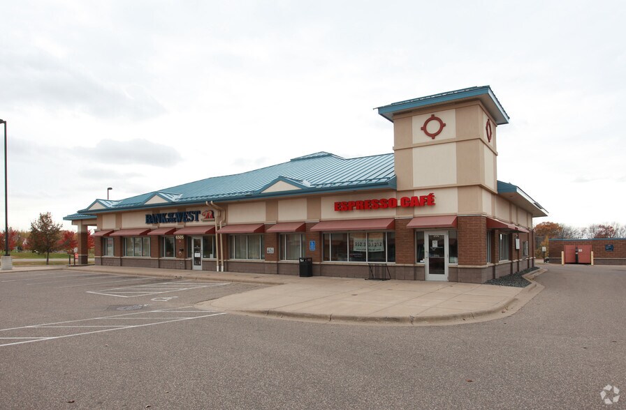 6505 Ware Rd, Circle Pines, MN à vendre - Photo de l’immeuble – Image 2 sur 2