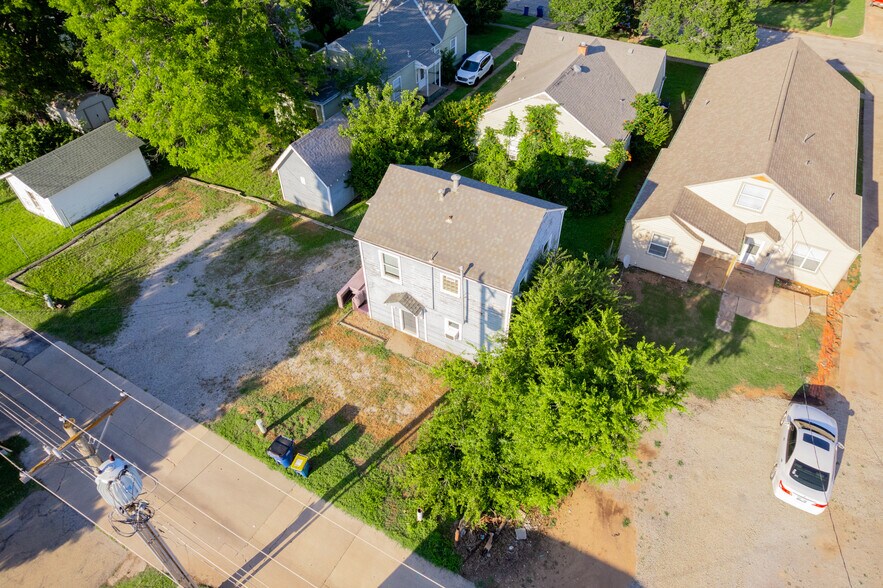 230 S Lewis St, Stillwater, OK à vendre - Photo de l’immeuble – Image 2 sur 10