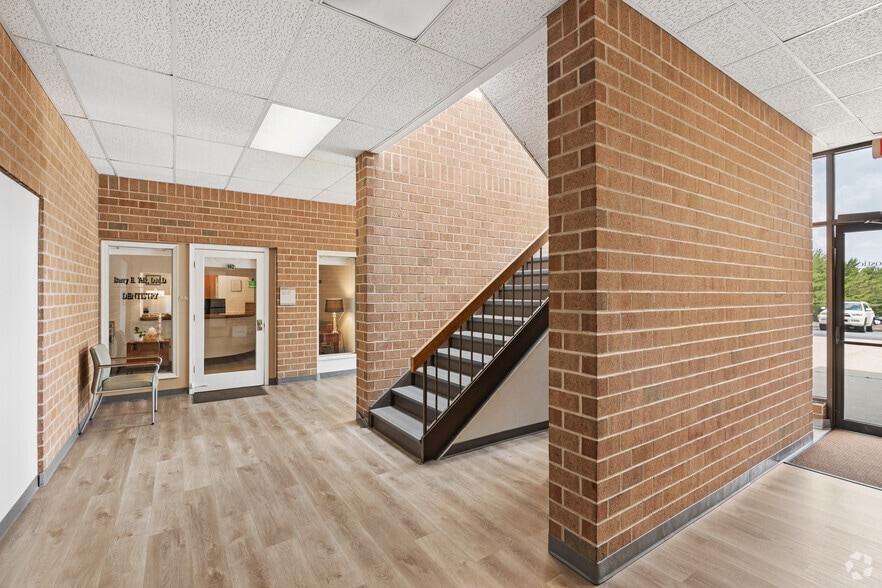 1569 Medical Dr, Pottstown, PA à vendre - Hall d’entrée – Image 2 sur 76