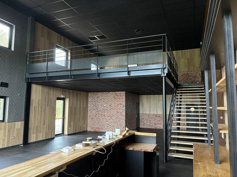 Local commercial dans Le Pontet à louer - Photo de l’immeuble – Image 3 sur 11