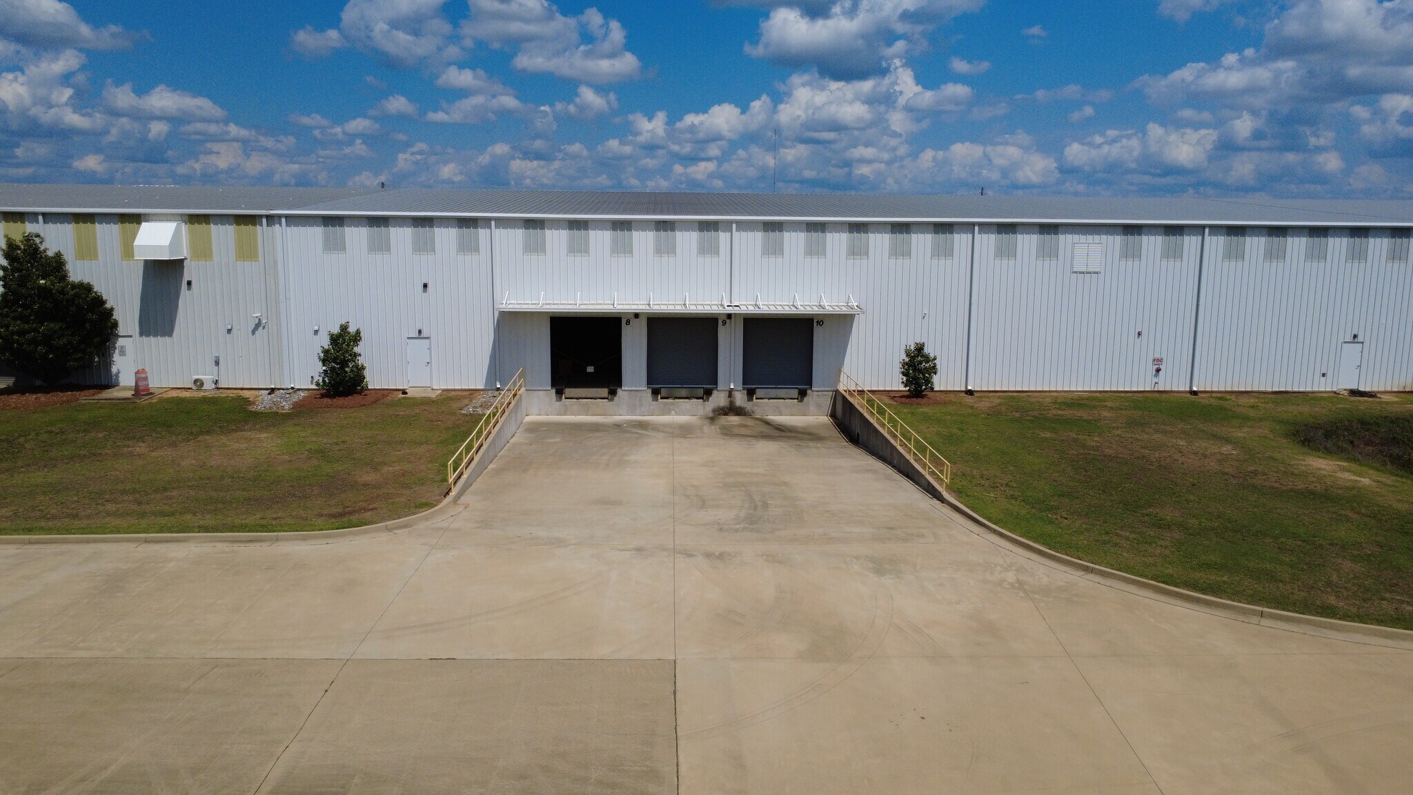 2575 Container Dr, Montgomery, AL à louer Photo de l’immeuble– Image 1 sur 7