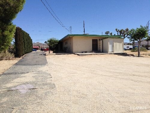 57340 29 Palms Hwy, Yucca Valley, CA à vendre - Photo principale – Image 1 sur 5