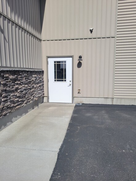 4016 Professional Way, Idaho Falls, ID à louer - Photo de l’immeuble – Image 2 sur 12