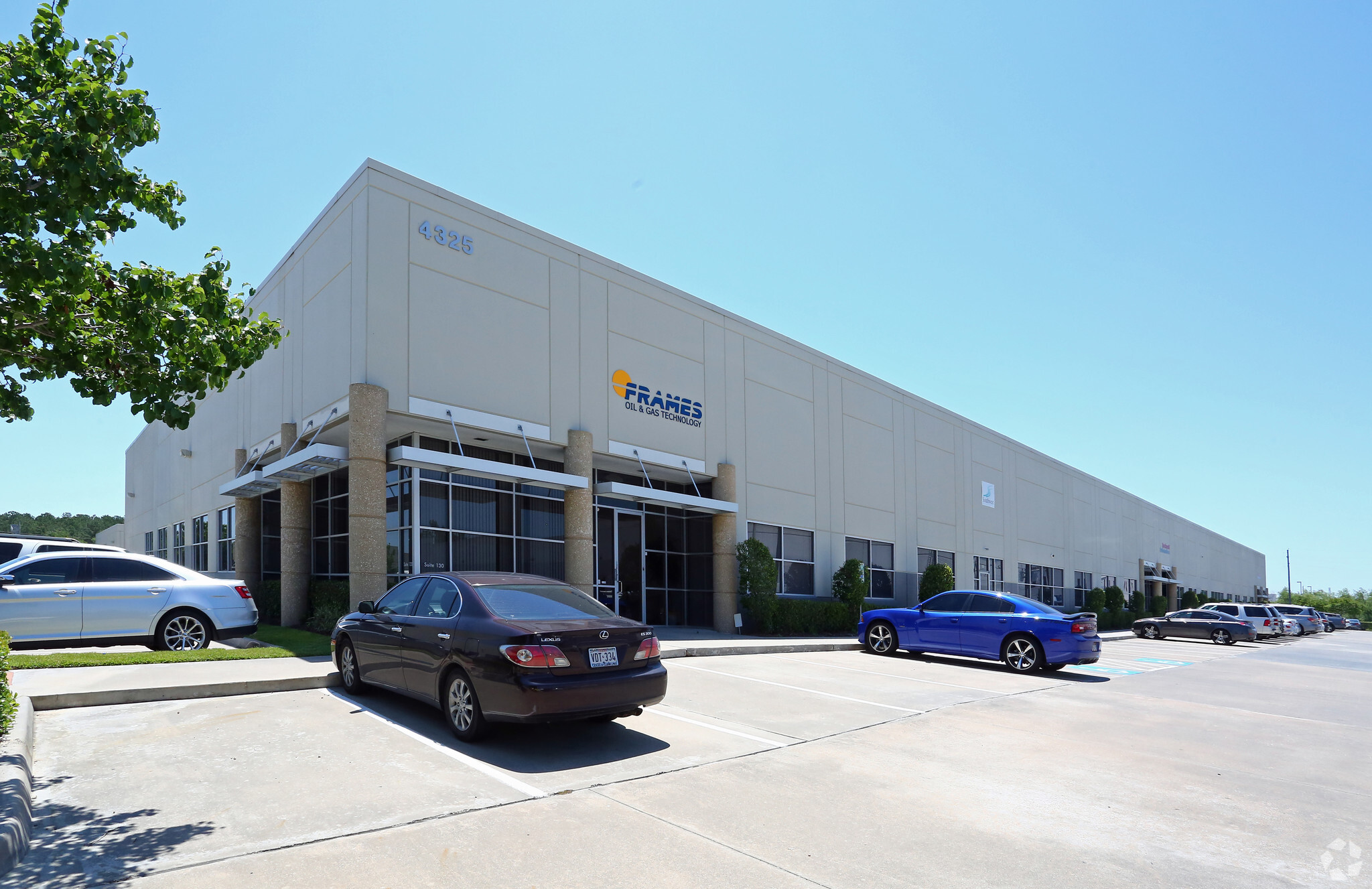 4325 W Sam Houston Pky N, Houston, TX à louer Photo de l’immeuble– Image 1 sur 8