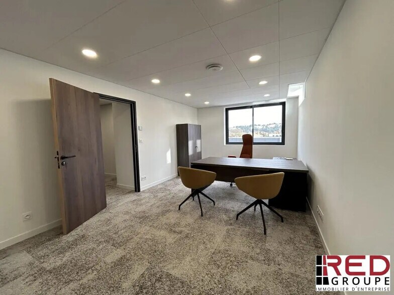 Bureau dans Gignac-la-Nerthe à louer - Photo de l’immeuble – Image 2 sur 5