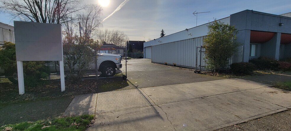 1410 Madison St, Salem, OR à louer - Photo de l’immeuble – Image 2 sur 3