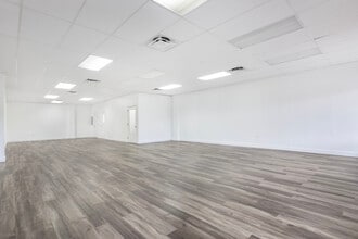 3501-3531 NW 19th St, Fort Lauderdale, FL à louer Photo intérieure– Image 1 sur 4