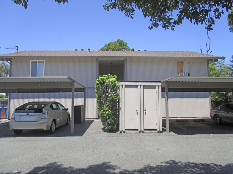 7580 Bridgit Dr, Rohnert Park, CA à vendre - Photo de l’immeuble – Image 2 sur 14