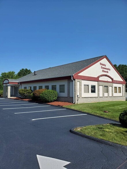 1350 Triad Center Dr, Saint Peters, MO à vendre - Photo de l’immeuble – Image 1 sur 17