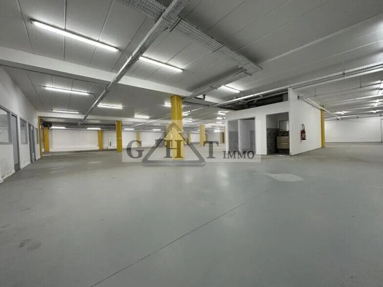 Industriel/Logistique dans Aubervilliers à louer - Photo de l’immeuble – Image 1 sur 4