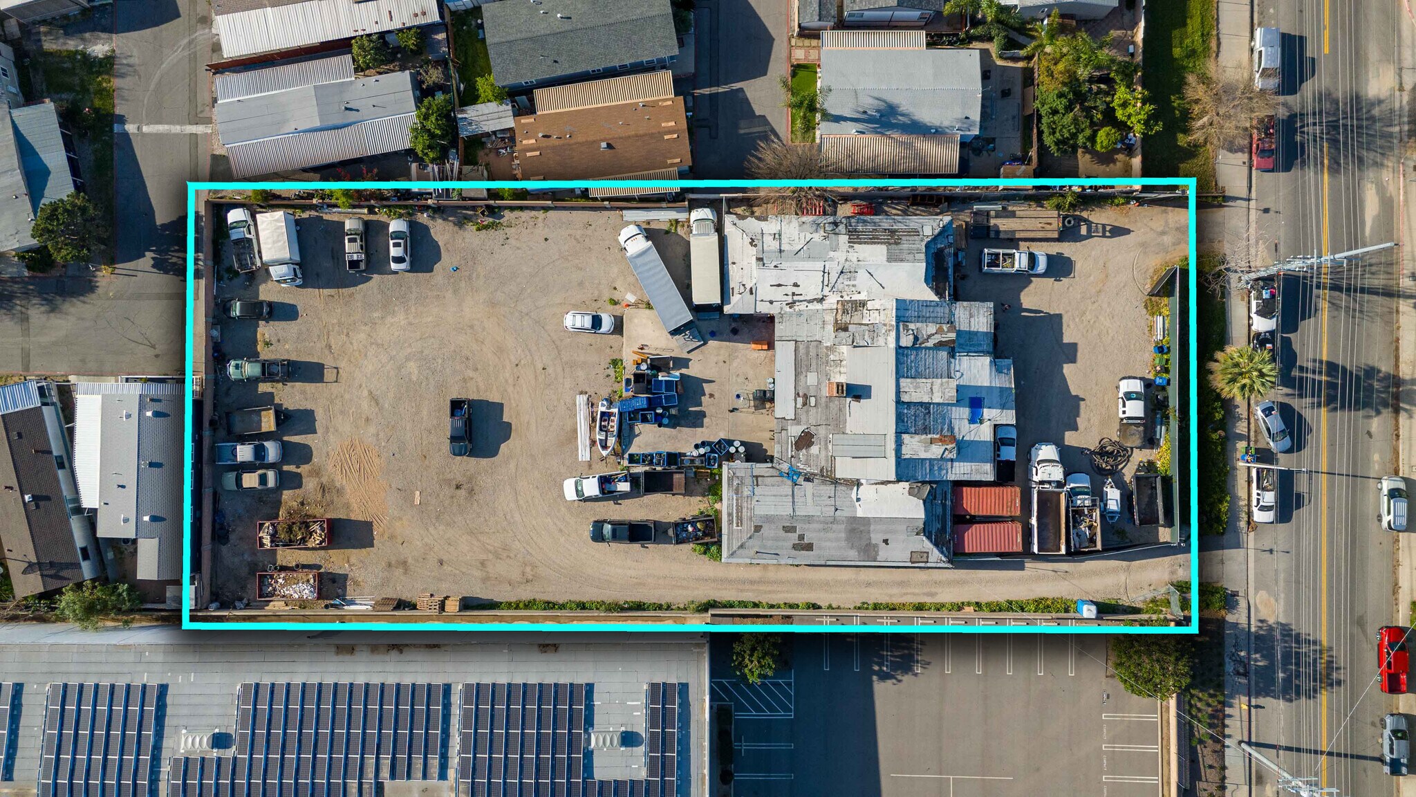 13241 Bradley Ave, Sylmar, CA à louer Photo principale– Image 1 sur 9