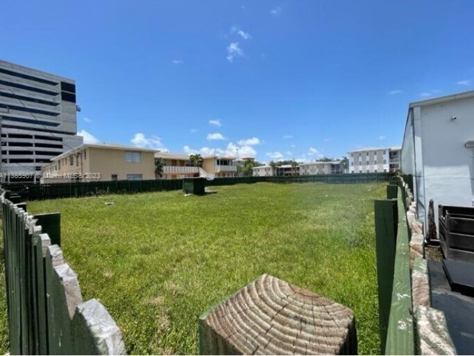 708 Atlantic Shores Blvd, Hallandale, FL à vendre - Photo de l’immeuble – Image 2 sur 5