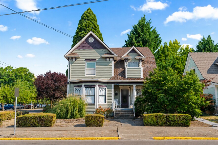 707 NE 5th St, McMinnville, OR à vendre - Photo de l’immeuble – Image 1 sur 72