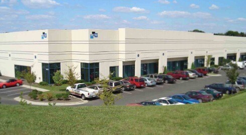 22713 Commerce Center Ct, Sterling, VA à louer - Photo de l’immeuble – Image 2 sur 8