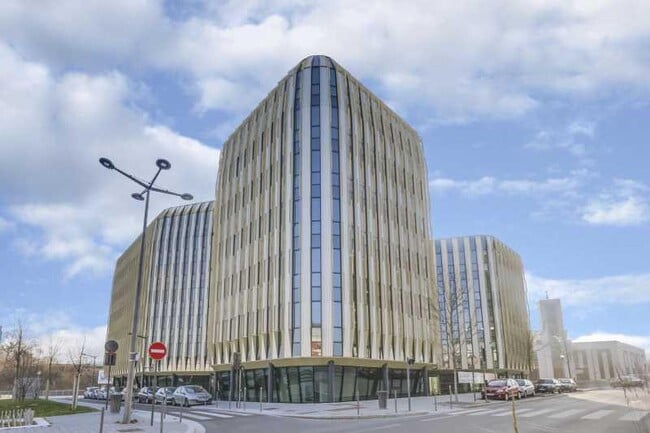 Plus de détails pour 14 Mail Du Commandant Cousteau, Massy - Bureau à louer