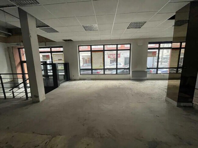 Plus de détails pour Local commercial à vendre