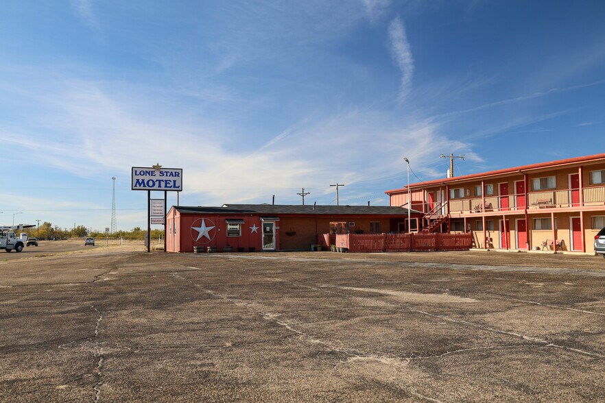 205 E Broadway St, Fritch, TX à vendre - Photo de l’immeuble – Image 2 sur 27
