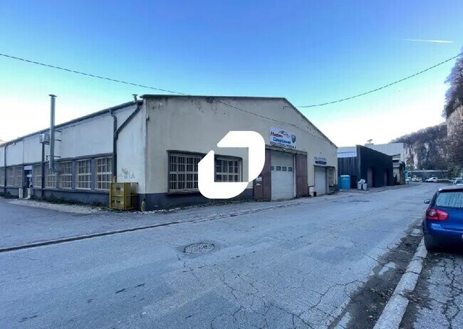 Plus de détails pour Local d'activités à louer