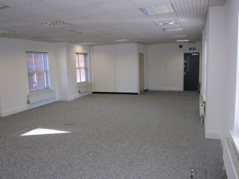 73 Guildford St, Chertsey à louer - Photo intérieure – Image 2 sur 6
