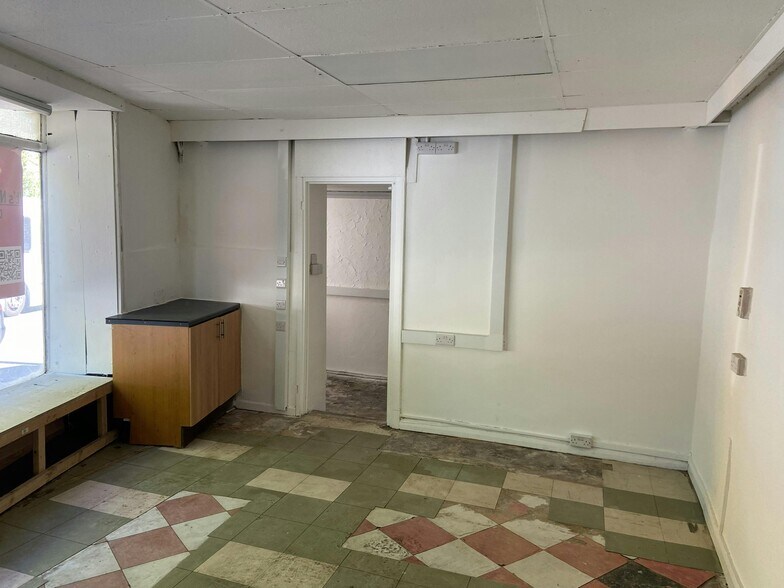 1 Station St, Mansfield Woodhouse à louer - Photo de l’immeuble – Image 3 sur 4