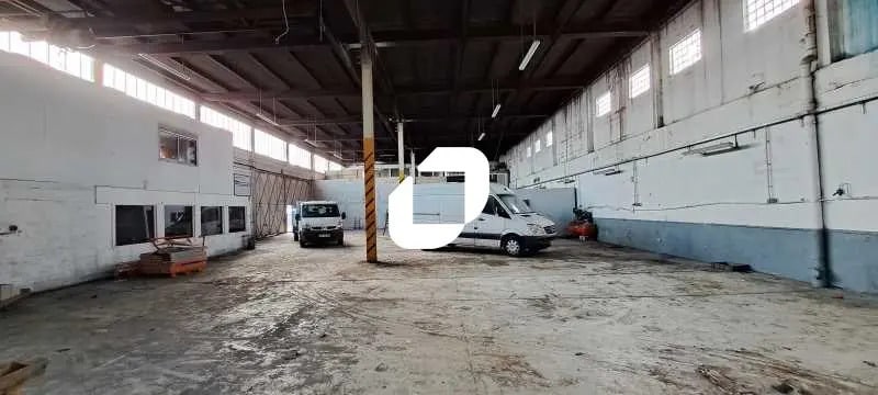 Local d’activités dans Bobigny à louer - Photo de l’immeuble – Image 1 sur 18