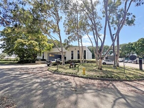 5427 Hollister Ave, Santa Barbara, CA à louer Photo intérieure– Image 1 sur 12