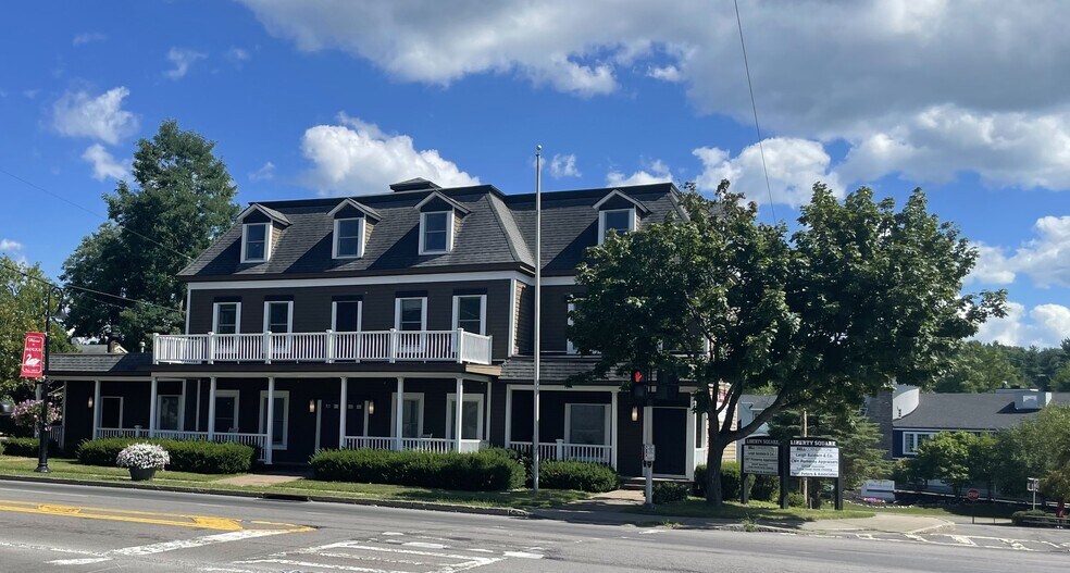 100 E Seneca St, Manlius, NY à louer - Photo de l’immeuble – Image 1 sur 47